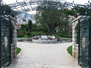 wejscie-do-ogrodu-z-com_nicemonaco_0